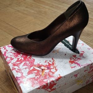 Chinese Laundry Bronzed Heals